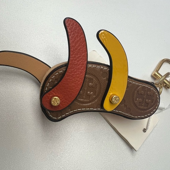 NWT TORY BURCH
Origami Sloth Key Ring In Moose - Picture 8 of 10